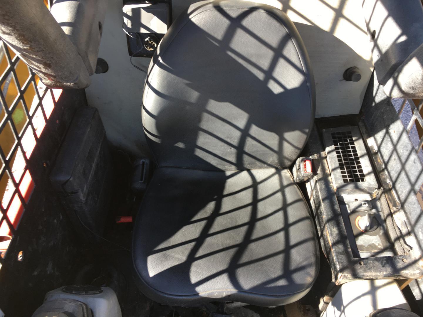 ./imagenes/INVOICE/2019/16562/MINICARGADOR CAT 252B3 (36).JPG